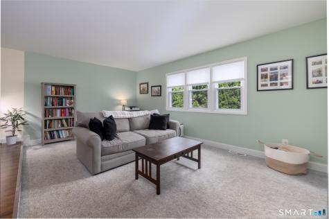 24 East Gate Lane Hamden CT 06514