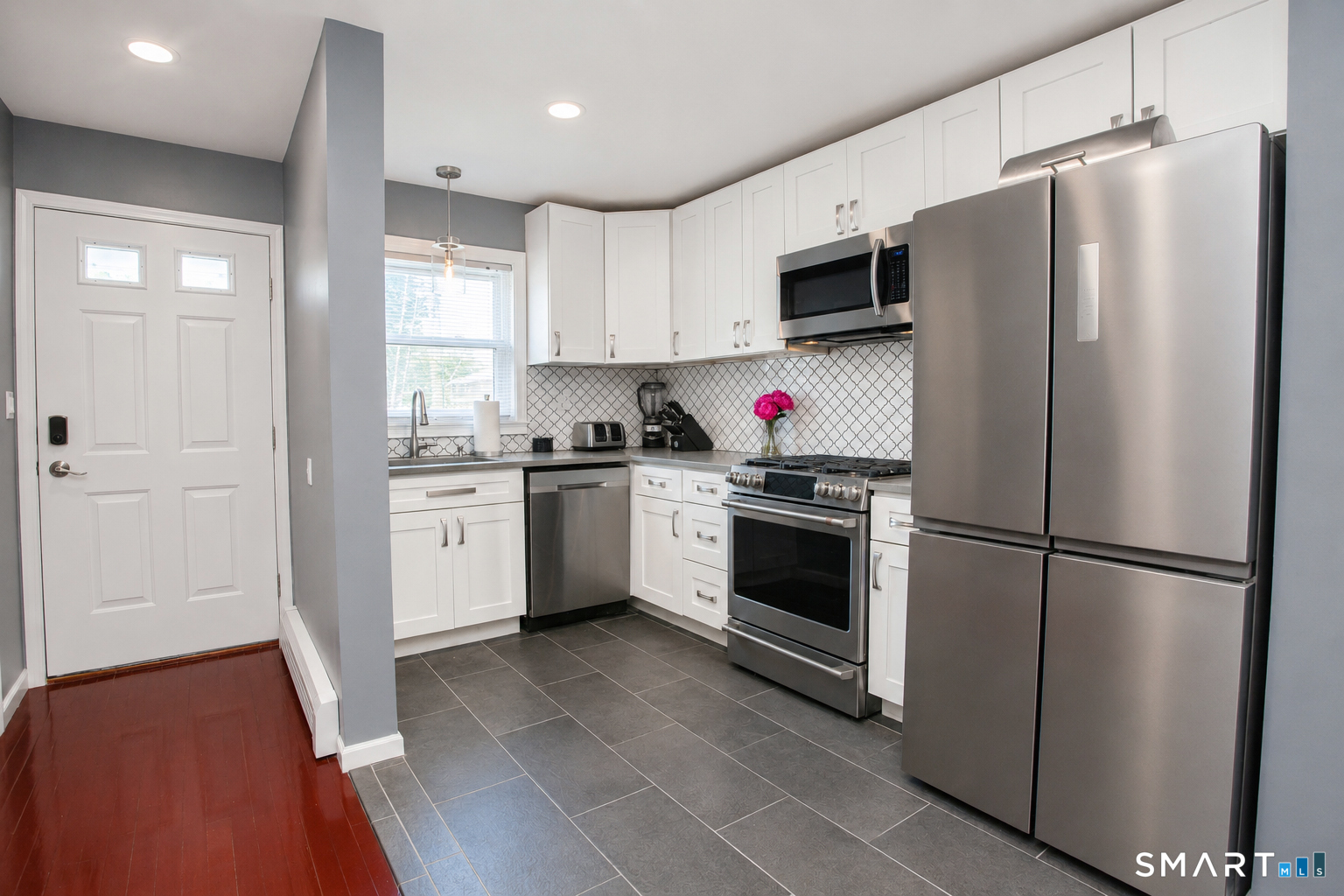 3 Camelot Drive Bloomfield CT 06002