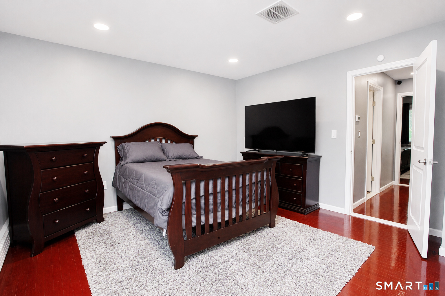 3 Camelot Drive Bloomfield CT 06002