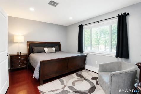 3 Camelot Drive Bloomfield CT 06002