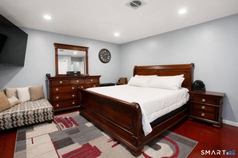 3 Camelot Drive Bloomfield CT 06002