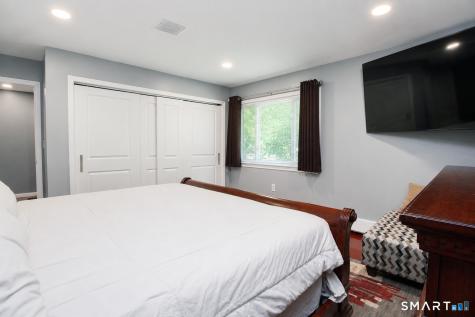 3 Camelot Drive Bloomfield CT 06002