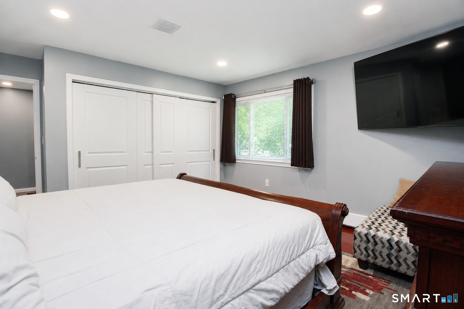3 Camelot Drive Bloomfield CT 06002