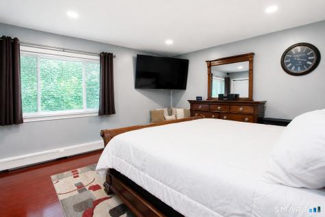 3 Camelot Drive Bloomfield CT 06002