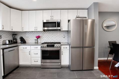 3 Camelot Drive Bloomfield CT 06002