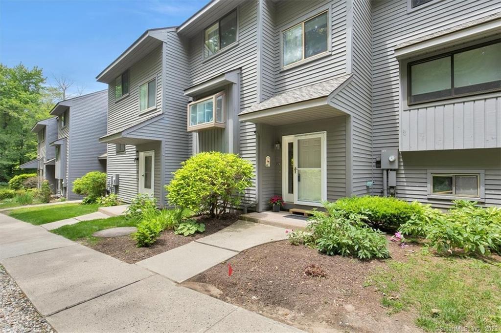 274 Conestoga Way Glastonbury CT 06033