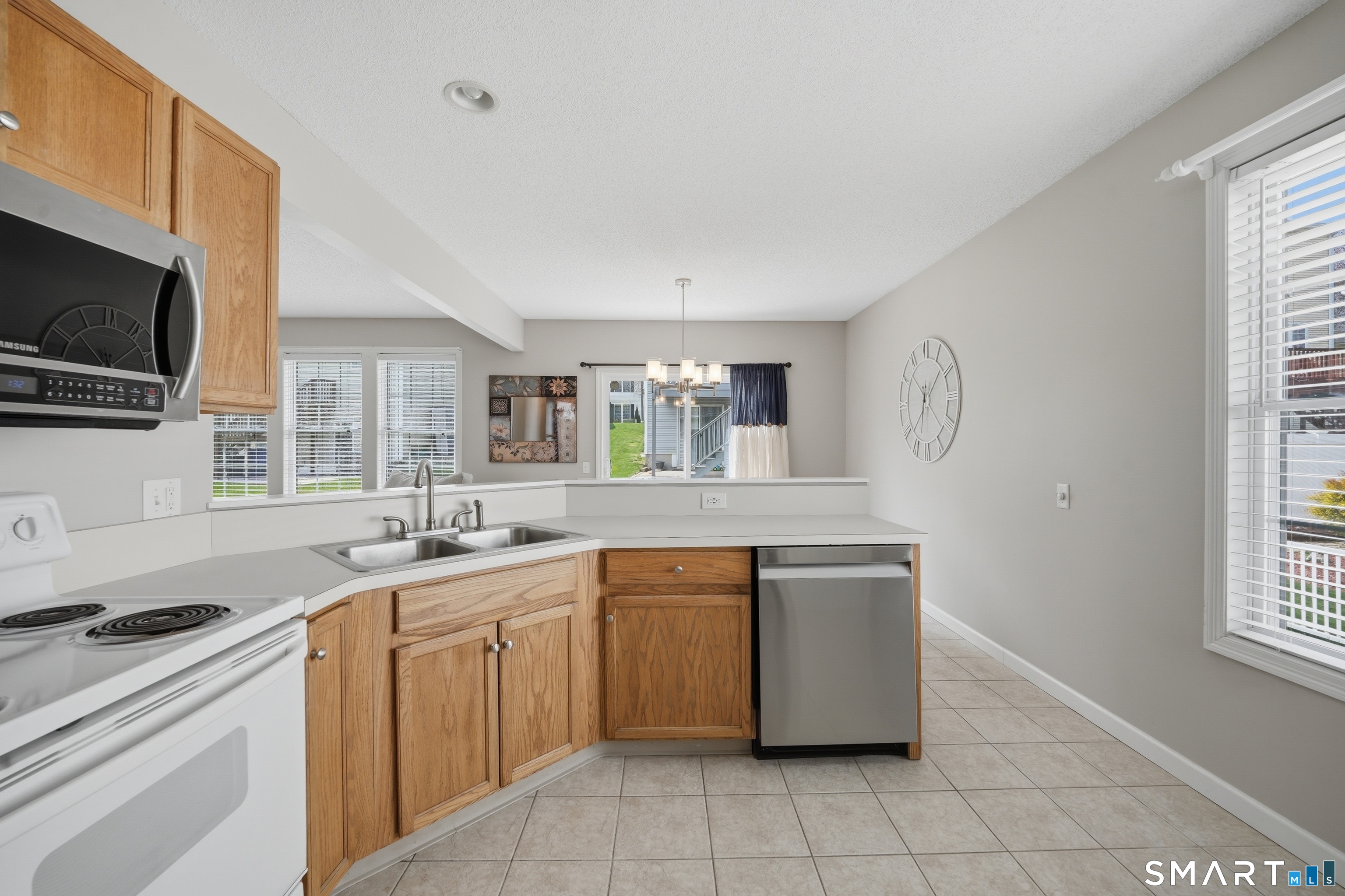 17 Heather Lane Suffield CT 06078