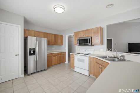 17 Heather Lane Suffield CT 06078