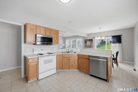 17 Heather Lane Suffield CT 06078