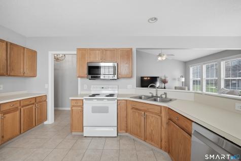 17 Heather Lane Suffield CT 06078