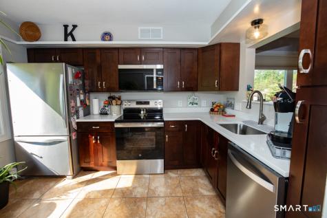 15 Pilgrim Harbor Wallingford CT 06492