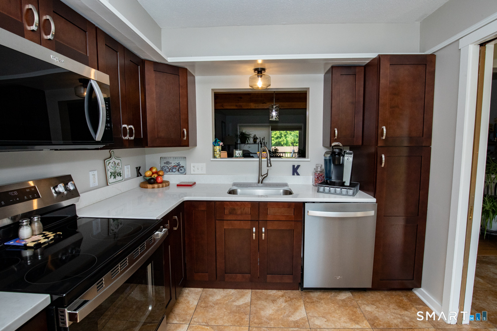 15 Pilgrim Harbor Wallingford CT 06492