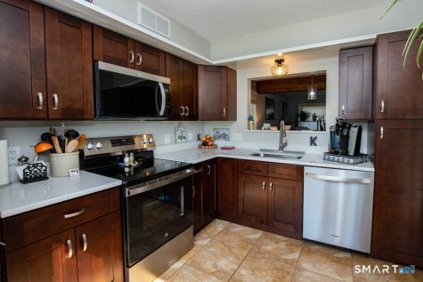 15 Pilgrim Harbor Wallingford CT 06492