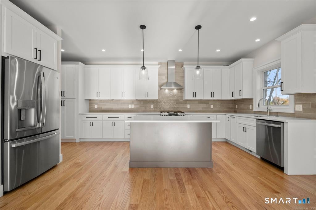 20 Fieldstone Court Bethel CT 06801
