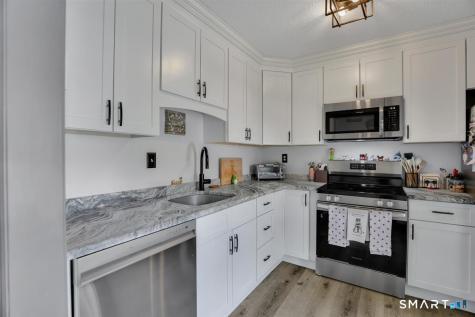 15 Cherokee Court Cromwell CT 06416