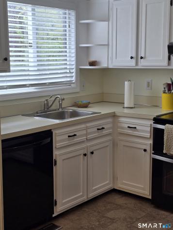 27 Crows Nest Lane Danbury CT 06810