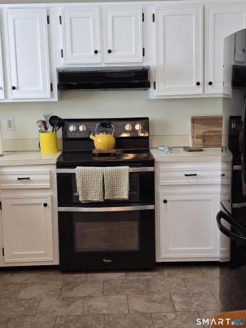 27 Crows Nest Lane Danbury CT 06810