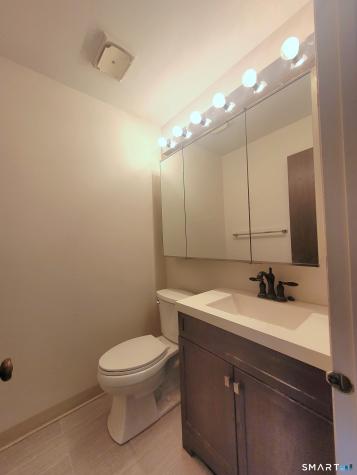 5 Essex Court Brookfield CT 06804