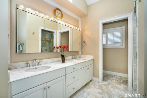 3 Shirecrest Avon CT 06001