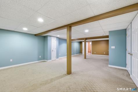 21 Merrigan Lane Windsor Locks CT 06096