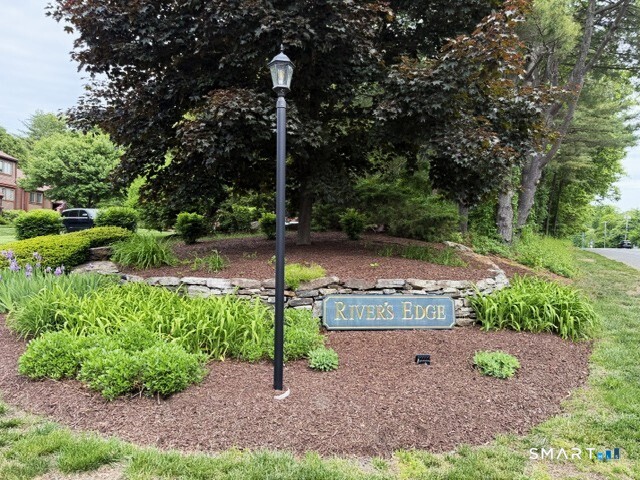 4 Wickhams Fancy Canton CT 06019