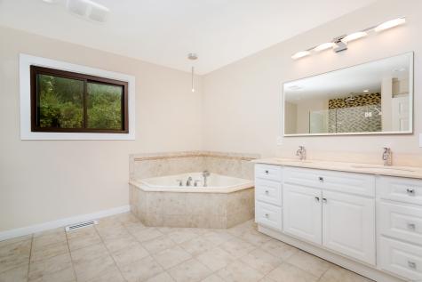 4 Pond View Drive Brookfield CT 06804