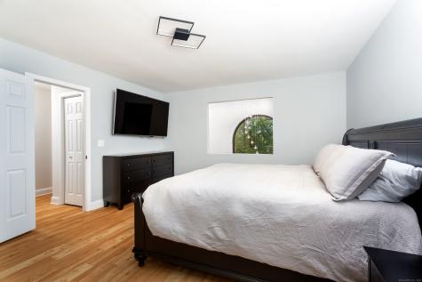 4 Pond View Drive Brookfield CT 06804