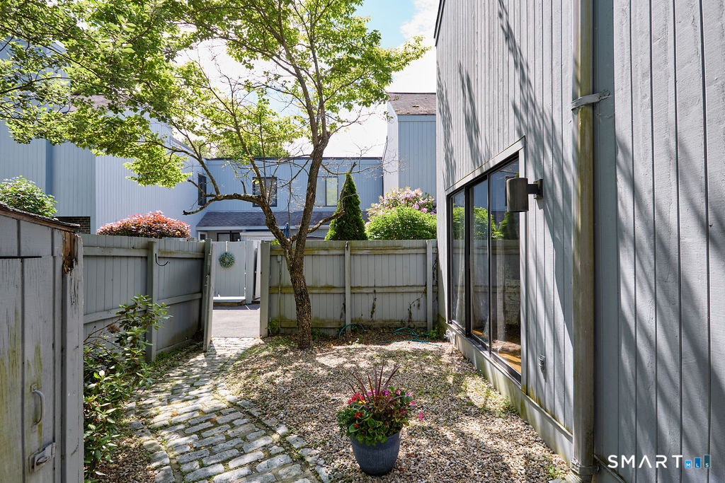 6 Hollyberry Lane Ridgefield CT 06877