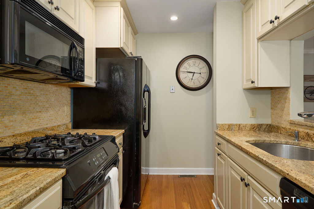 6 Hollyberry Lane Ridgefield CT 06877