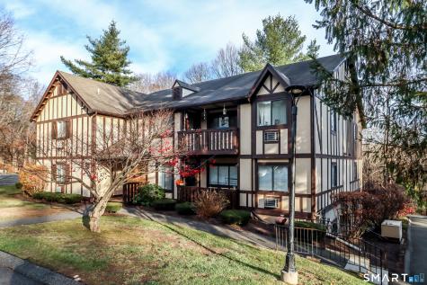 28 Rollingwood Drive Brookfield CT 06804