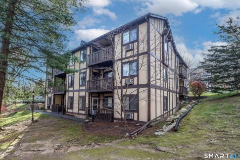 28 Rollingwood Drive Brookfield CT 06804