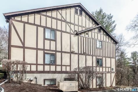 28 Rollingwood Drive Brookfield CT 06804
