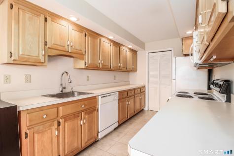 28 Rollingwood Drive Brookfield CT 06804