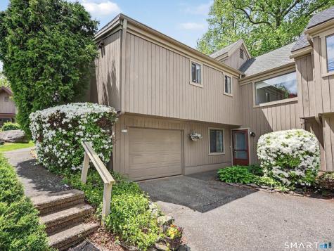 261 Agawam Drive Stratford CT 06614