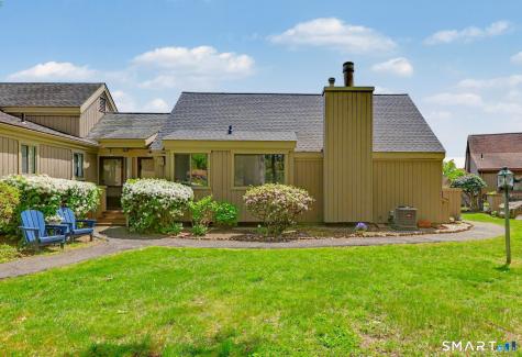 261 Agawam Drive Stratford CT 06614