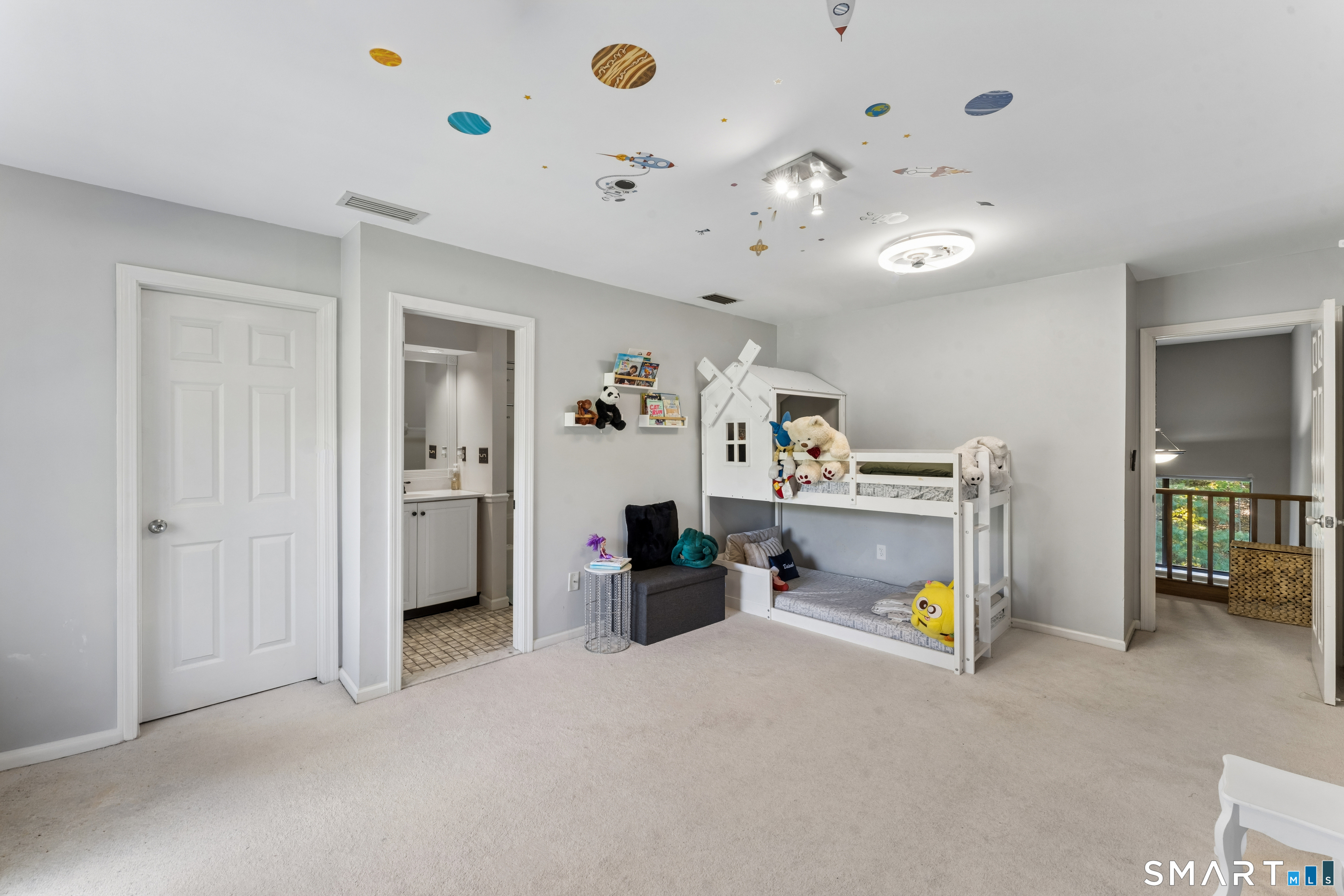 264 Conestoga Way Glastonbury CT 06033