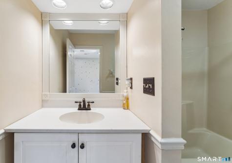 264 Conestoga Way Glastonbury CT 06033