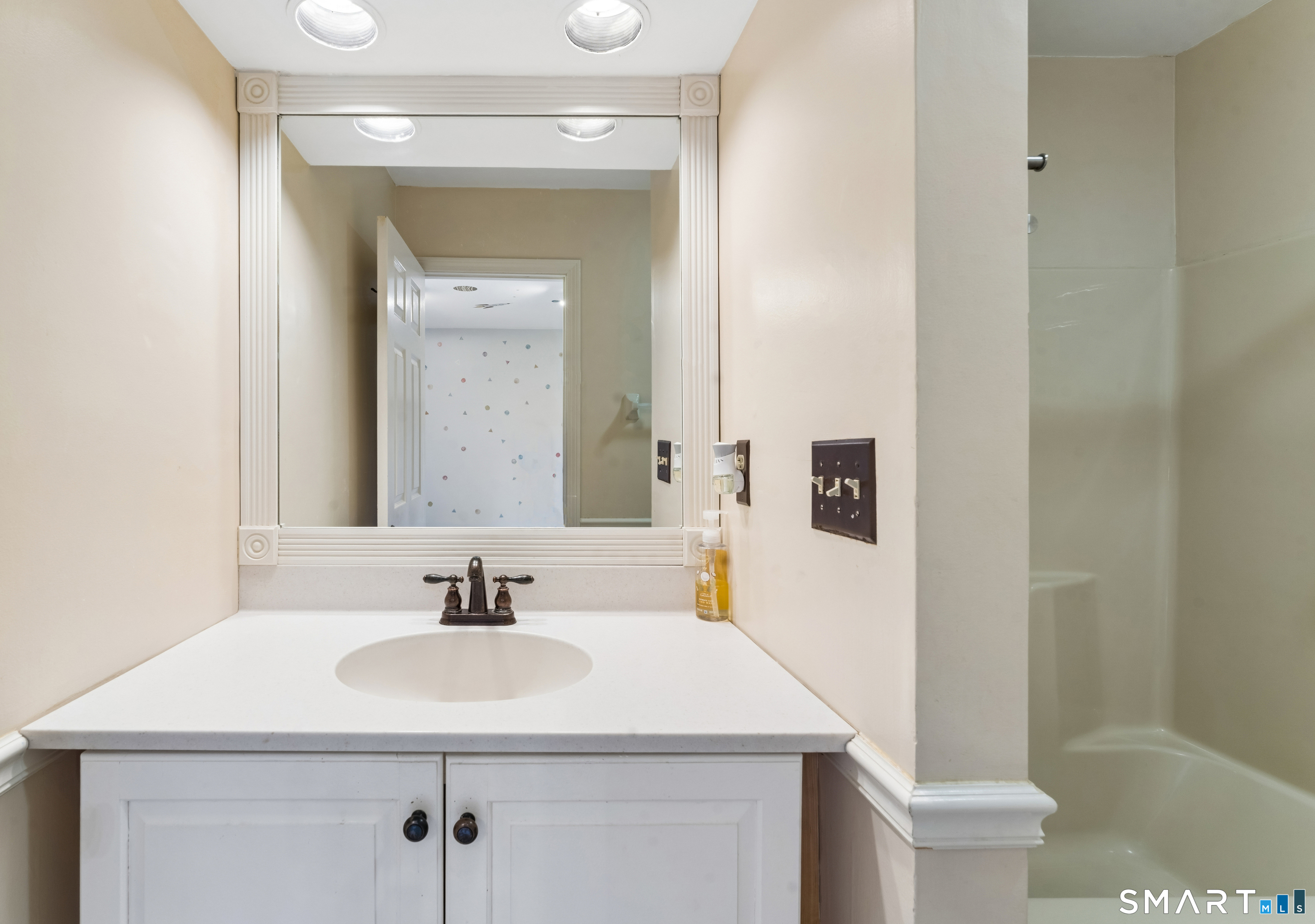 264 Conestoga Way Glastonbury CT 06033