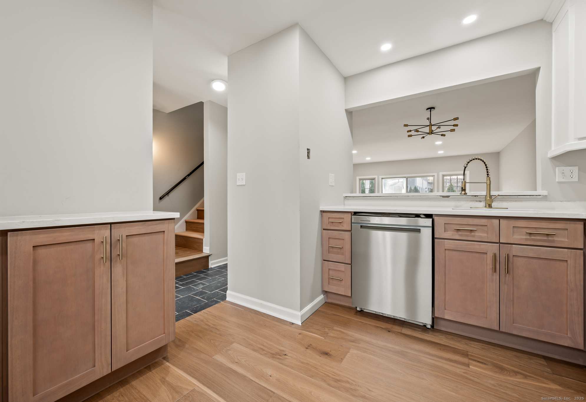 20 Newberry Lane Glastonbury CT 06033