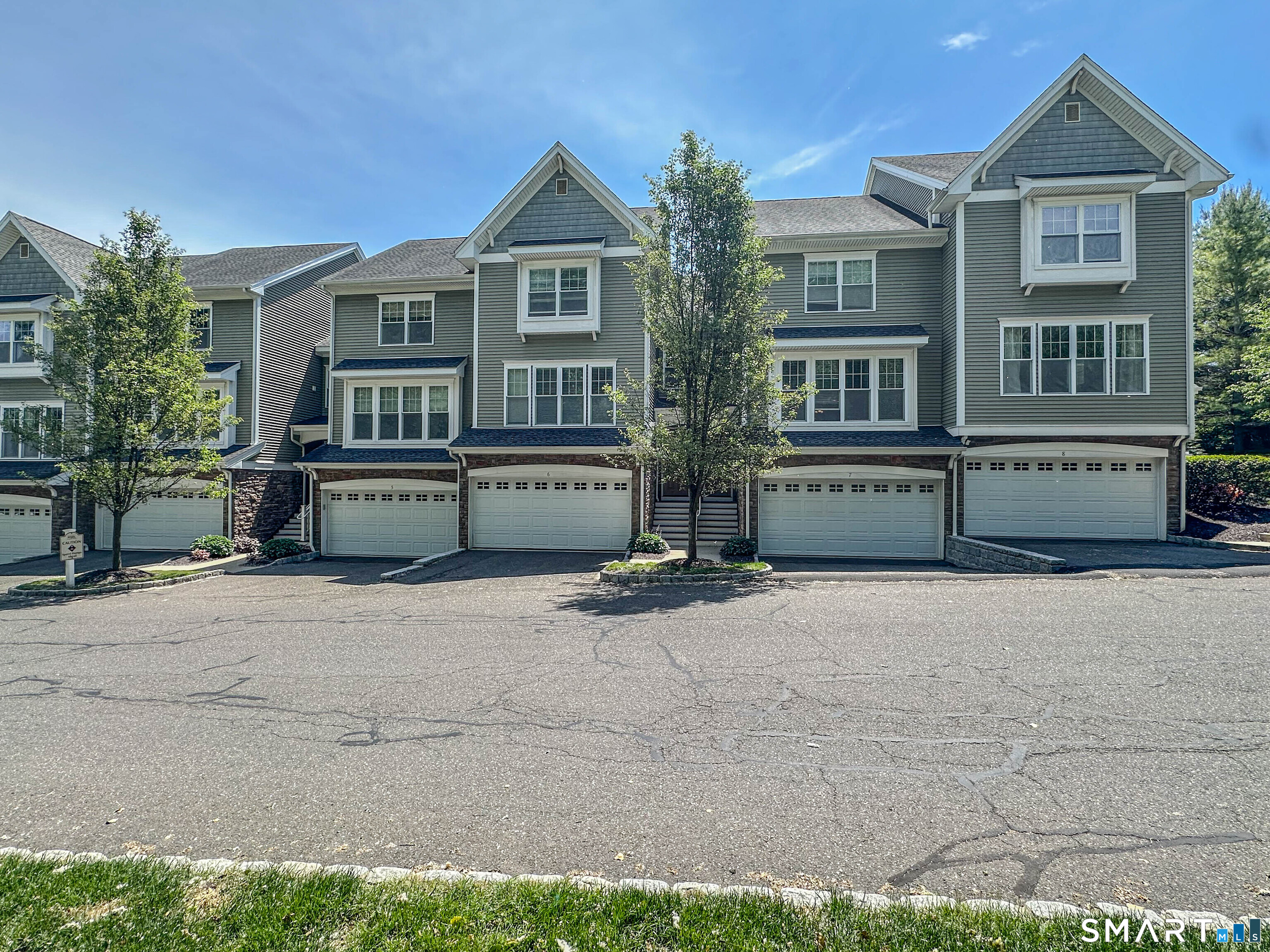 6 Lawrence Avenue Danbury CT 06810