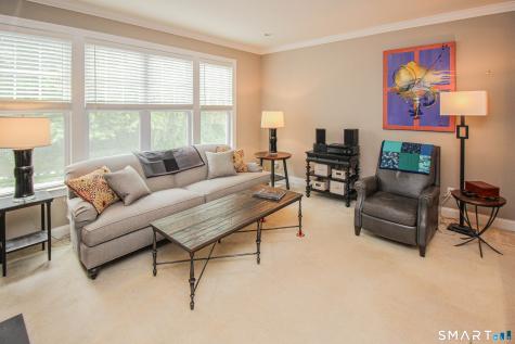 6 Lawrence Avenue Danbury CT 06810
