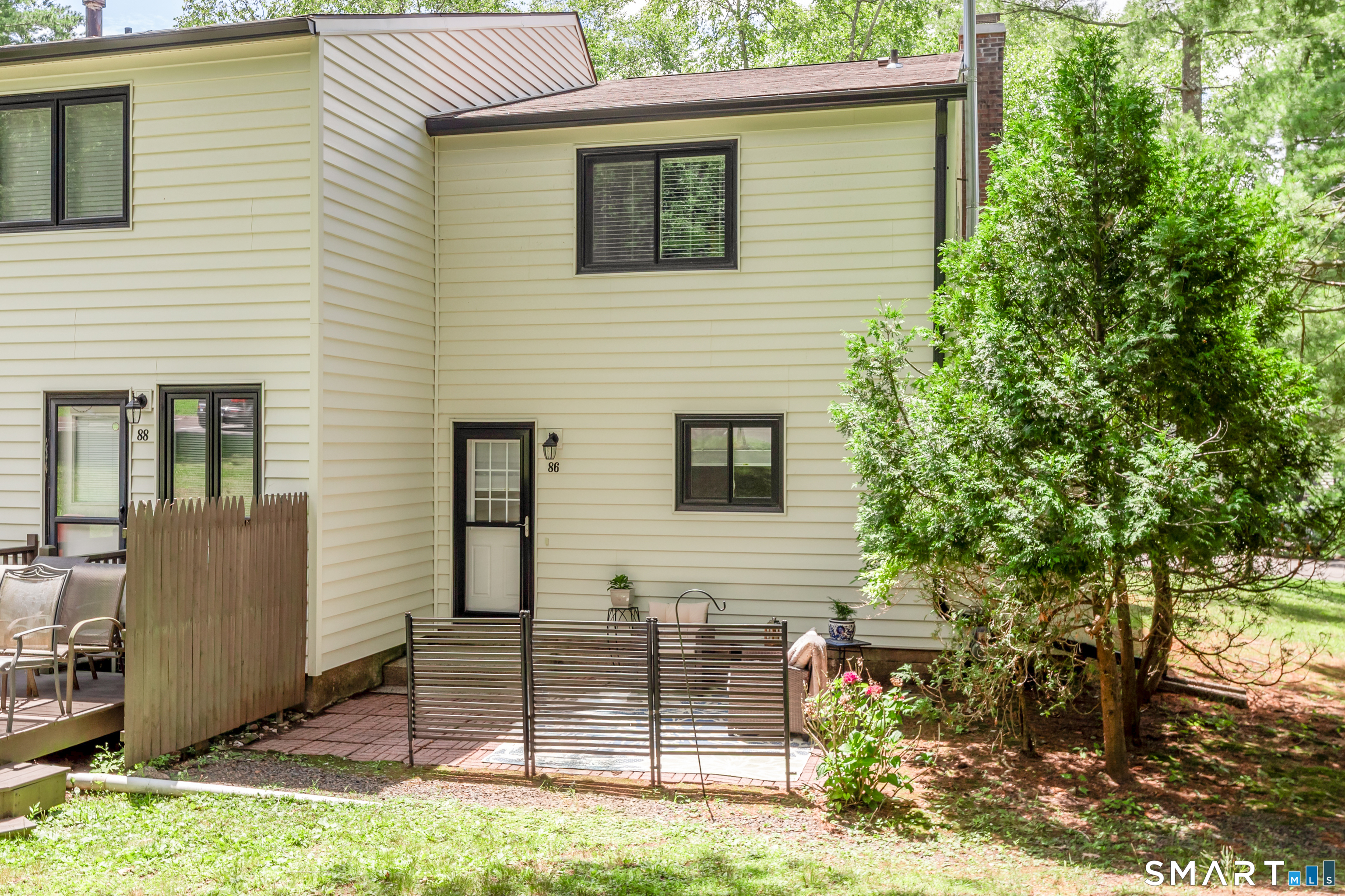86 Hampton Park Branford CT 06405
