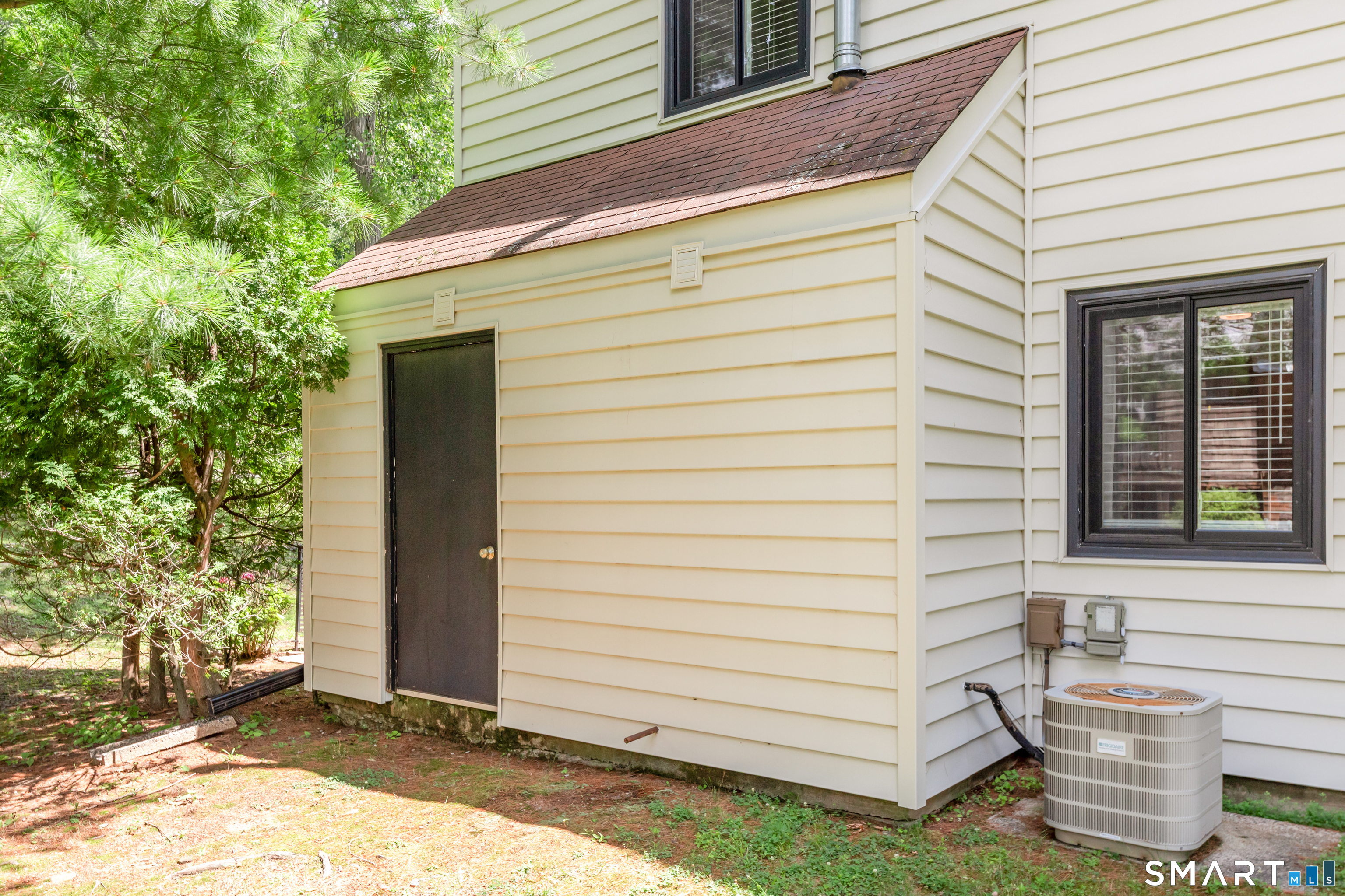 86 Hampton Park Branford CT 06405