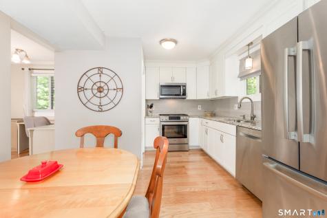 86 Hampton Park Branford CT 06405