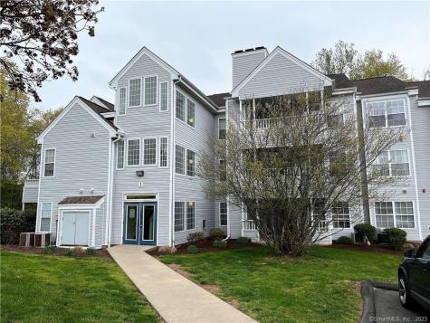 1 Forest Glen Circle Middletown CT 06457