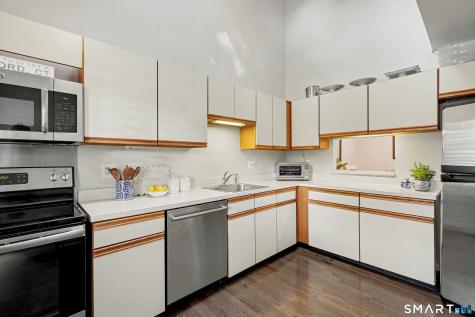 2289 Bedford Street Stamford CT 06905