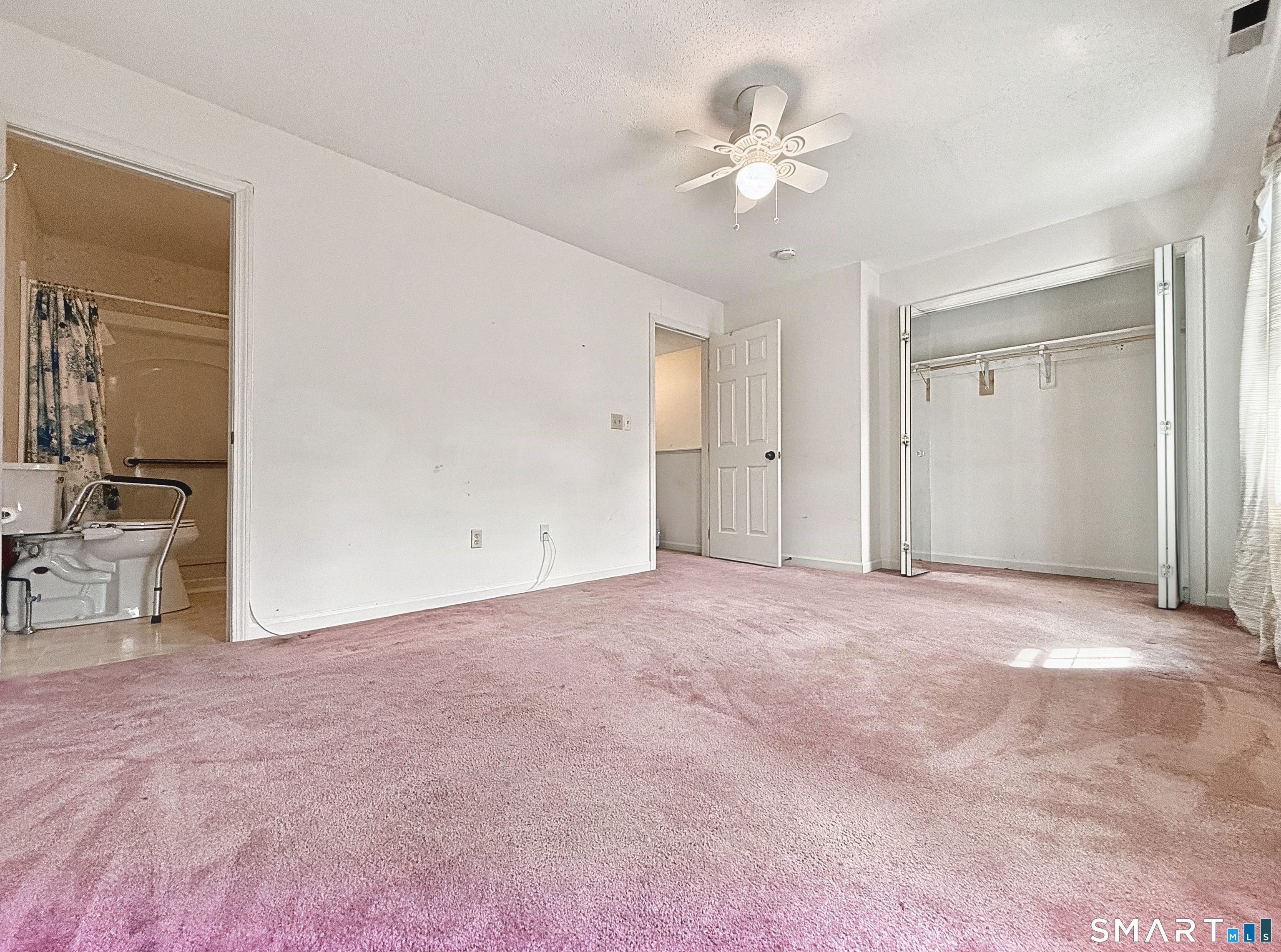 113 Summit Commons Derby CT 06418