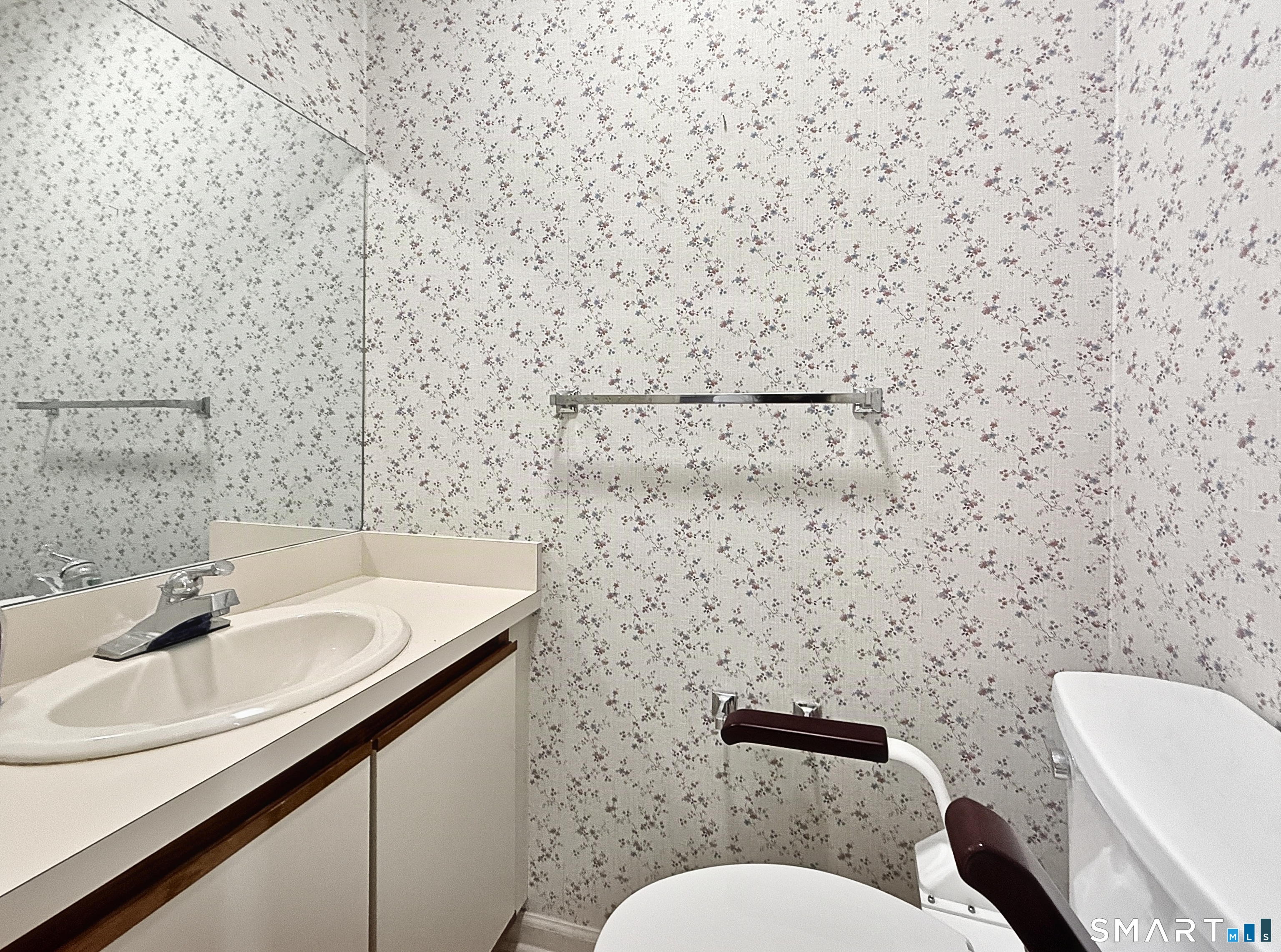 113 Summit Commons Derby CT 06418