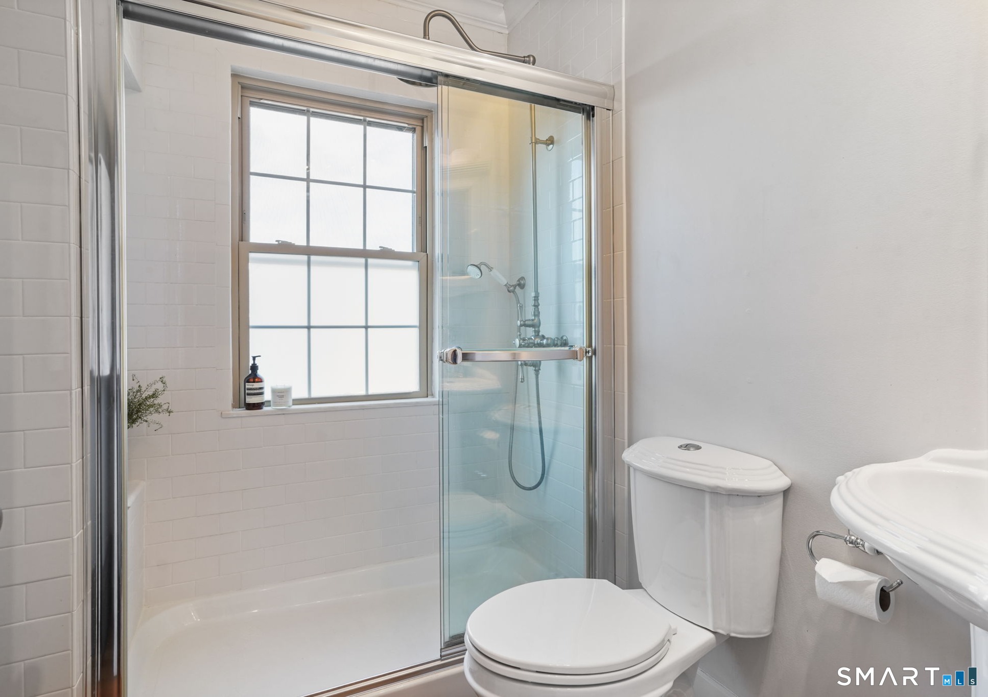 27 Nash Lane Bridgeport CT 06605