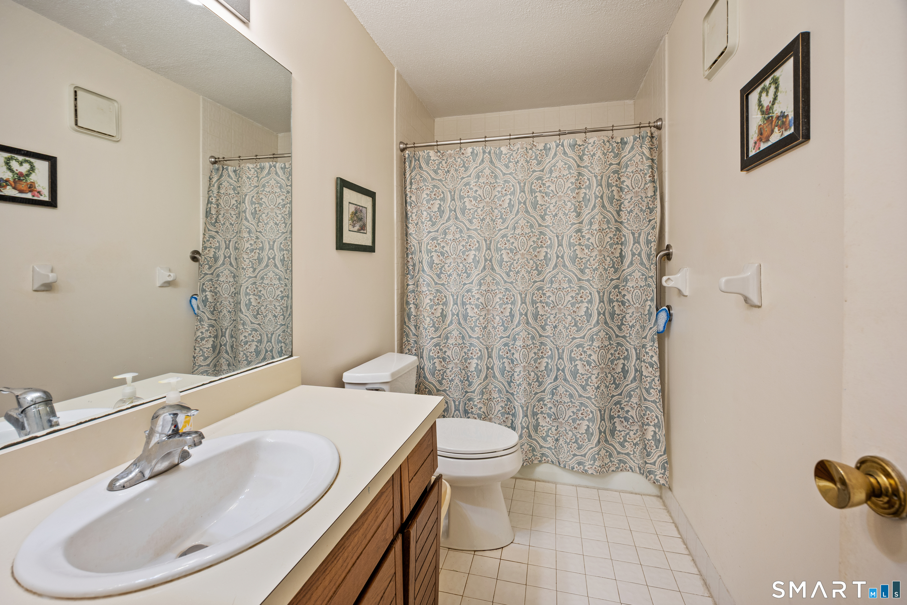 12 Foxbridge Village Road Branford CT 06405